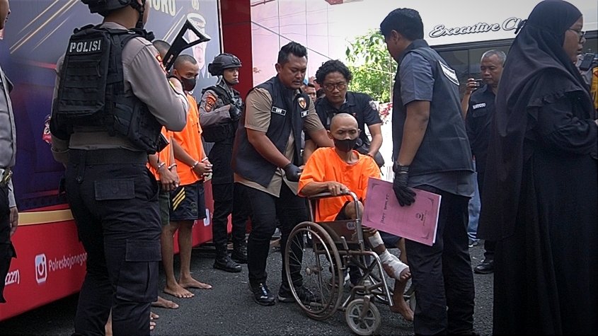 Curi Hp dan Laptop di Bojonegoro, Polisi Beri Timah Panas ke Kaki Pelaku