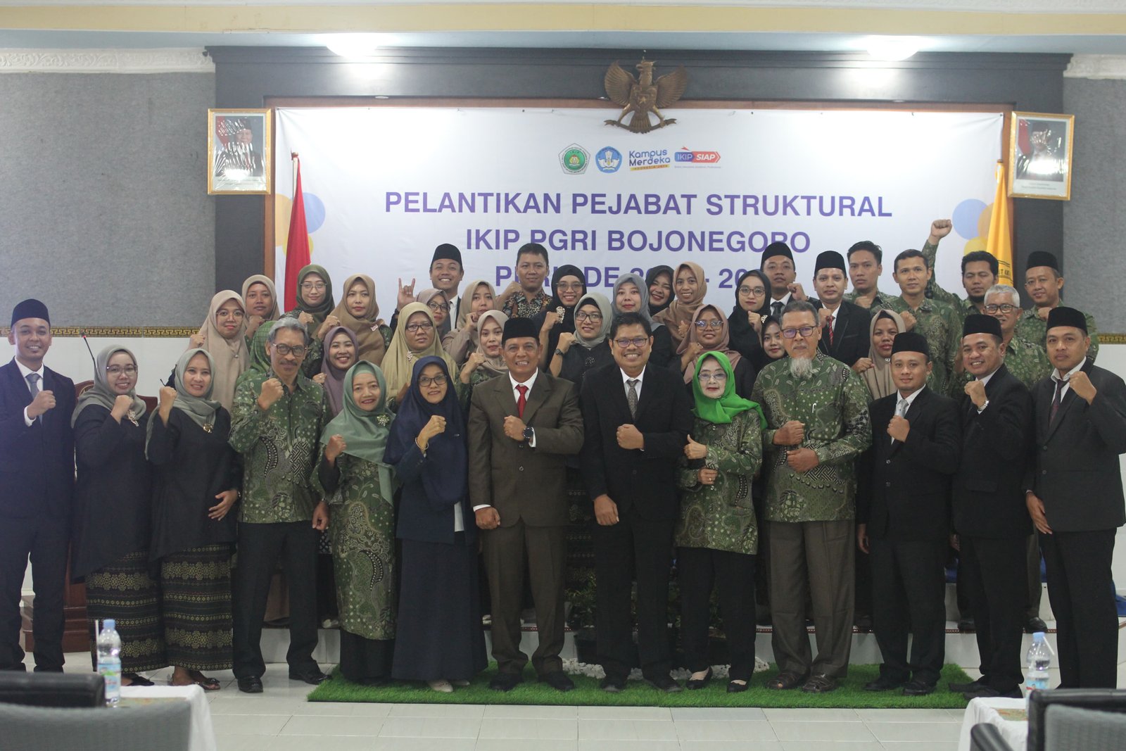 Pejabat Struktural IKIP PGRI Bojonegoro Periode 2025-2027 Resmi Dilantik