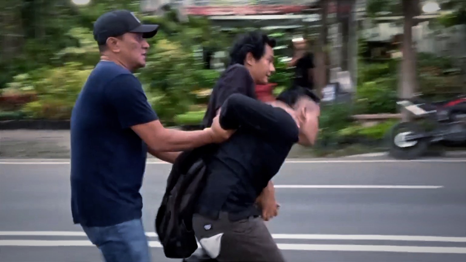 Sejumlah Pendemo Tolak UU TNI di Bojonegoro Alami Luka hingga Ditangkap Polisi