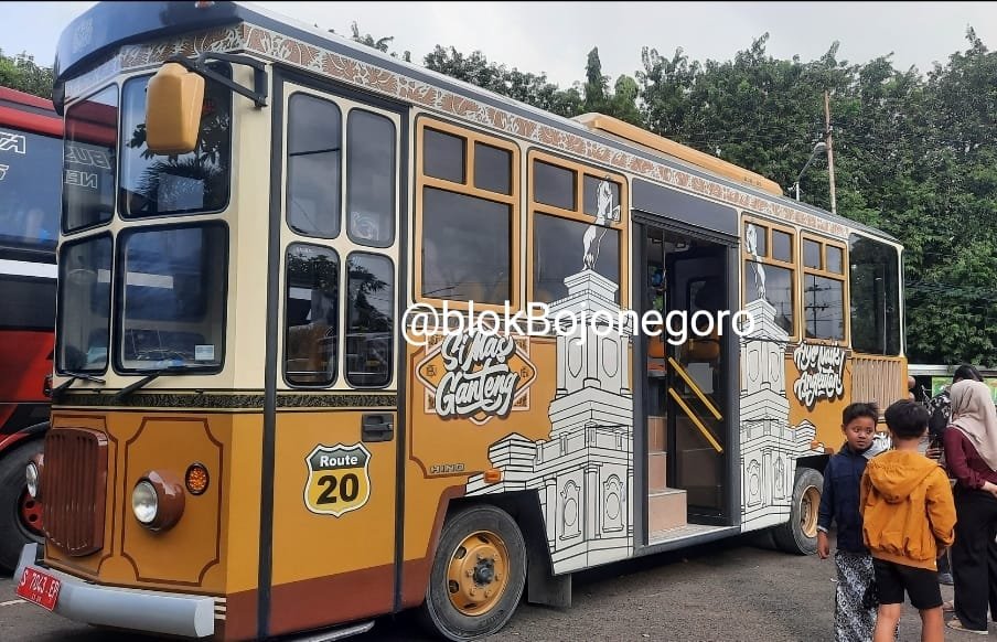 Naik Bus Si Mas Ganteng, di Bojonegoro Enaknya Ngapain Saja?