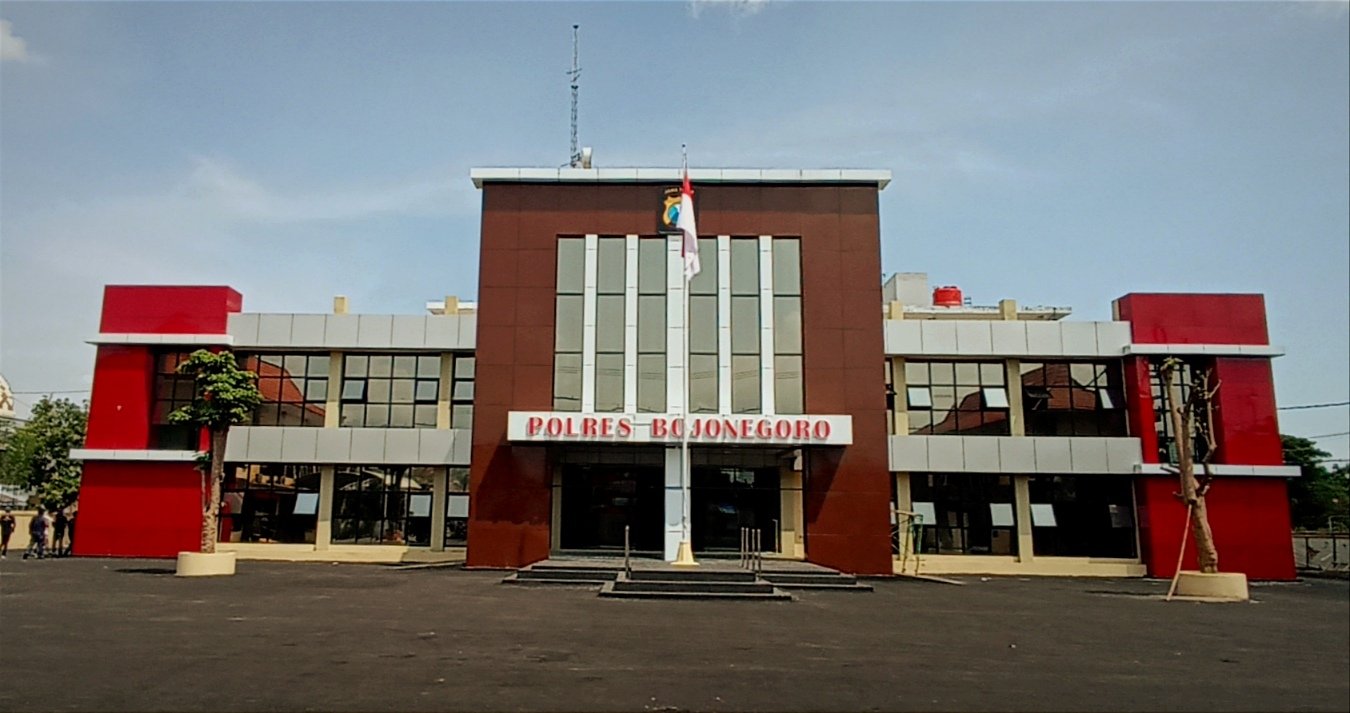 SMP Negeri di Kasiman Bojonegoro Dipolisikan Wali Murid Dugaan Pungli