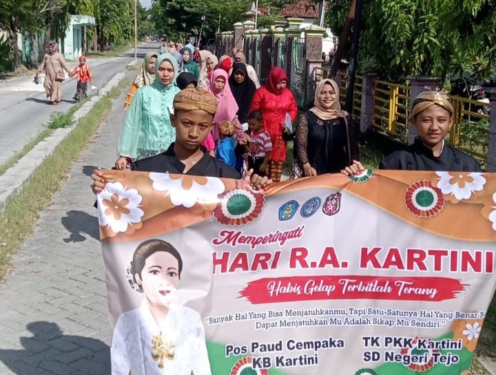 Semarak Kartini Meriahkan Desa Tejo