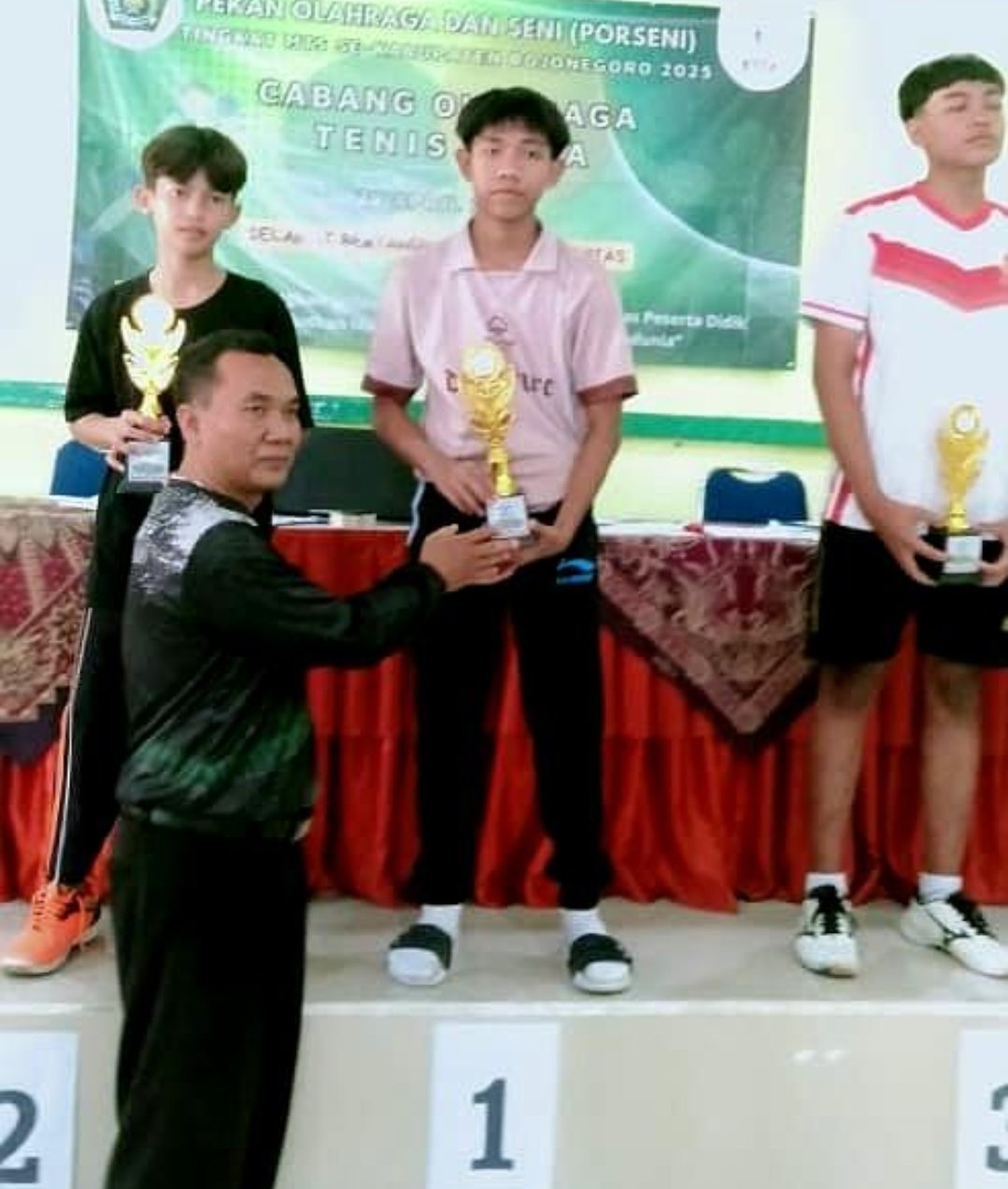 Ahmad Naufal: Santri, Siswa, dan Sang Juara