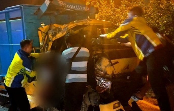 Tabrak Truk Parkir di Jalan Bojonegoro-Cepu, Sopir Truk Asal Tuban Meregang Nyawa