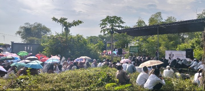 Ziarah Khidmat di Pesarean Mbah Djabbar Tsani