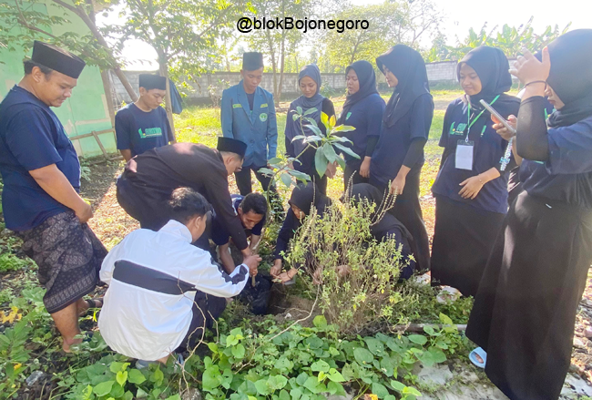 LAKMUD, IPNU-IPPNU Temayang Tanam Pohon