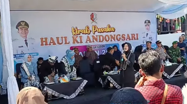 Meriahnya Kirab Pusaka Ki Andongsari Ledok Bojonegoro