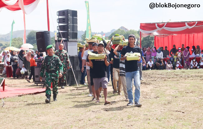30 Nasi Tumpeng Jadi Perpisahan Hangat Satgas TMMD 125 Bojonegoro