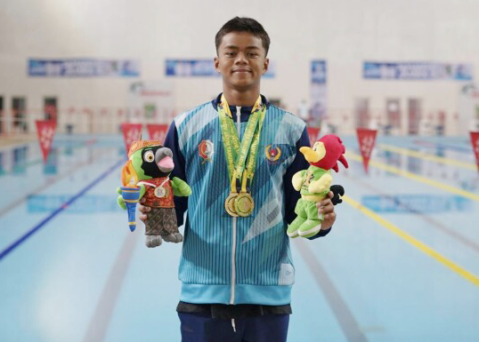 Dari Kolam Renang, Raih Medali Emas Tingkat Jawa Timur