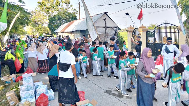 Sarapan Berjamaah IKAMI ATTANWIR, Bonus Jalan Sehat Bersarung