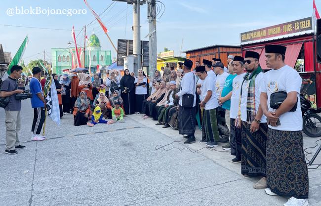 Jalan Sehat Bersarung IKAMI ATTANWIR Meriah