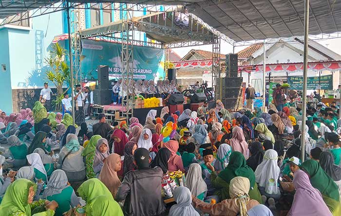 Nasyid Alwardah Santri Putri Ponpes Attanwir Tampil Memukai di SILATNAS IKAMI ATTANWIR