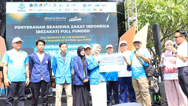 Rp16,8 Miliar Beasiswa Zakat Indonesia Diserahkan ke Ratusan Mahasiswa