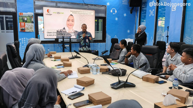 Dari Kagok Jadi PD, Pemuda Bojonegoro Asah Skill MC Bareng Dinpora