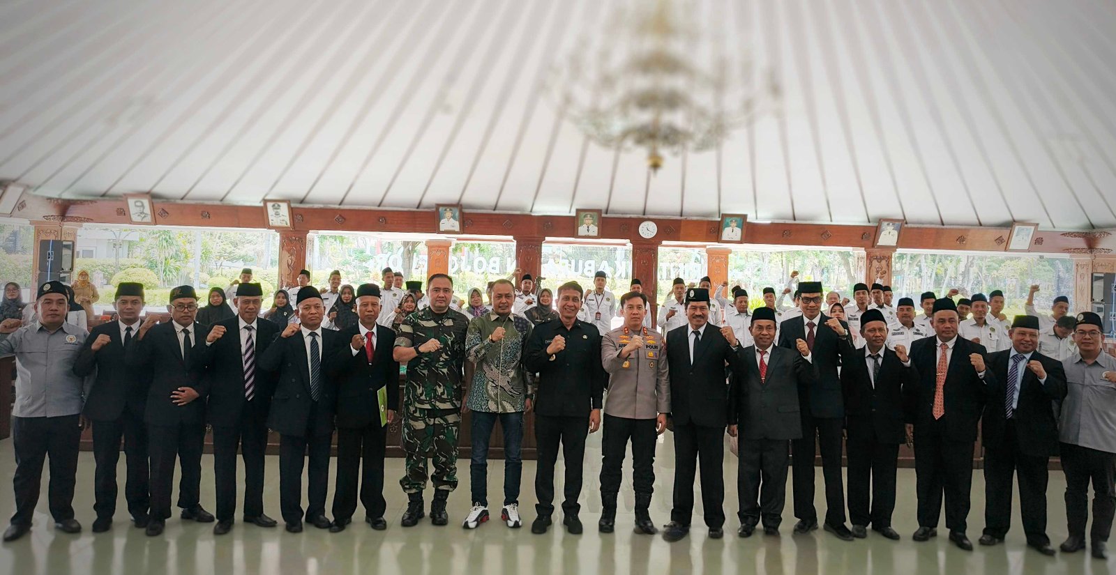 Ketua BWI Jatim Lantik Pengurus BWI Bojonegoro 2025â€“2028, Bupati Tegaskan Komitmen Sinergi