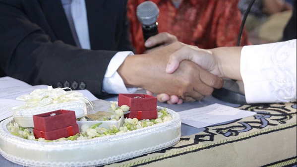 Dilakukan Secara Online, Apakah Akad Nikah Sah?