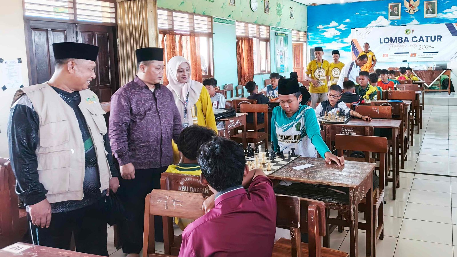 Kasi Pendma Kemenag Bojonegoro Bersama Panitia Matsada Fest 1 Tinjau Pelaksanaan Lomba Catur