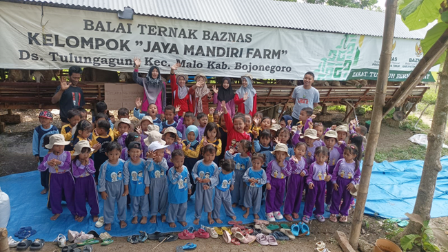 Belajar Sambil Bermain di Balai Ternak Jaya Mandiri Farm