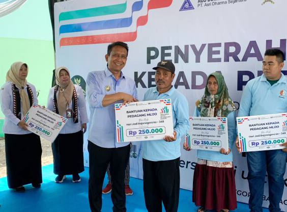 Giliran 204 Pedagang Mlijo atau Rengkek Wilayah Selatan Bojonegoro Dapat Bantuan