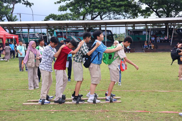 Delegasi 6 Negara di ASMOPSS Berkompetisi Olahraga Tradisonal di Dolokgede Bojonegoro