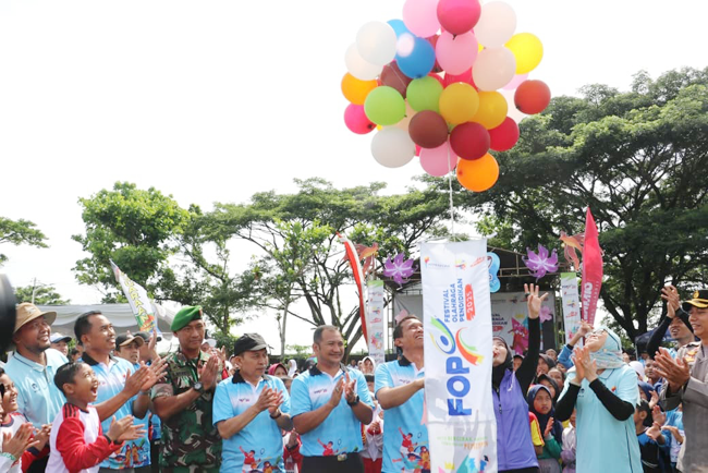 Lepas Balon Tandai Pembukaan Festival Olahraga Pendidikan 2025