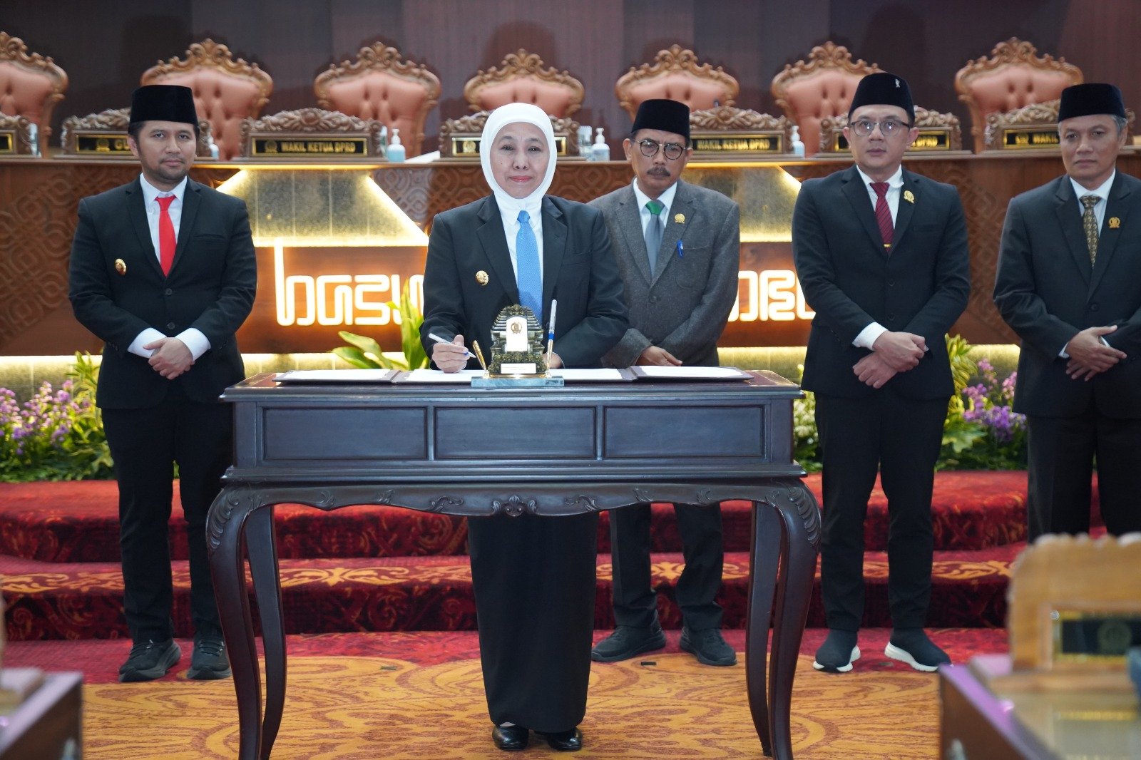 Gubernur Jatim Sahkan APBD 2026, Fokus Ekonomi Inklusif dan Pengentasan Kemiskinan