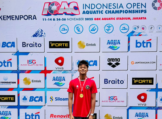 Wow..! Haviz Rizal, Atlet Renang Bojonegoro Borong 3 Emas di Indonesia Open