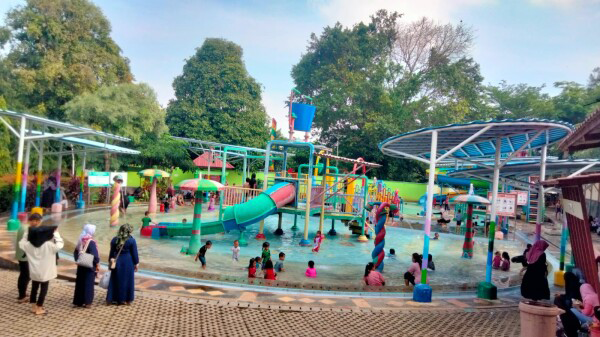 Libur Nataru, Dander Water Park Bojonegoro Ramai Dikunjungi Wisatawan