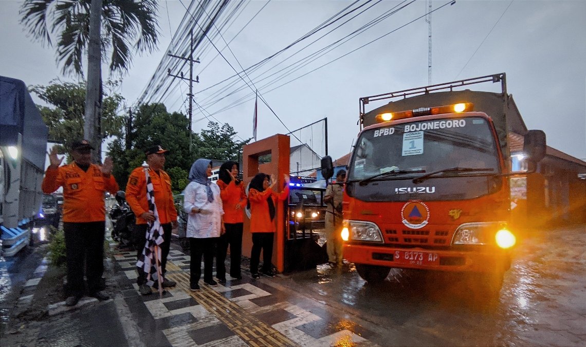 Dari Bojonegoro untuk Sumatera: Ribuan Paket Bantuan Meluncur untuk Korban Banjir Bandang