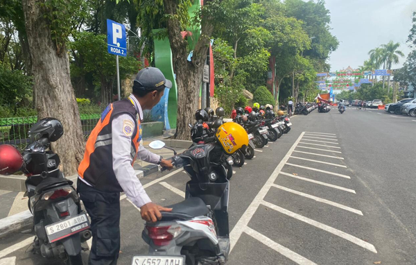 Ingat! Inilah Parkir Sekitar Alun-Alun Kota Bojonegoro