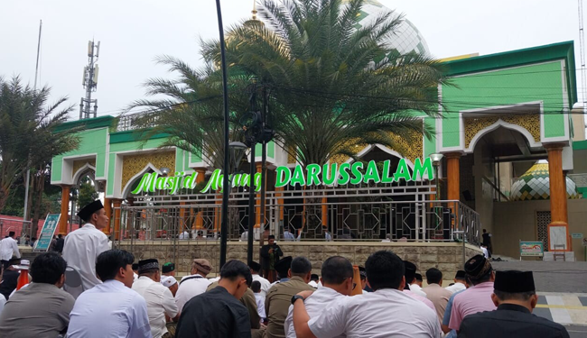 Berbicara saat Khutbah Berlangsung, Hukumnya?