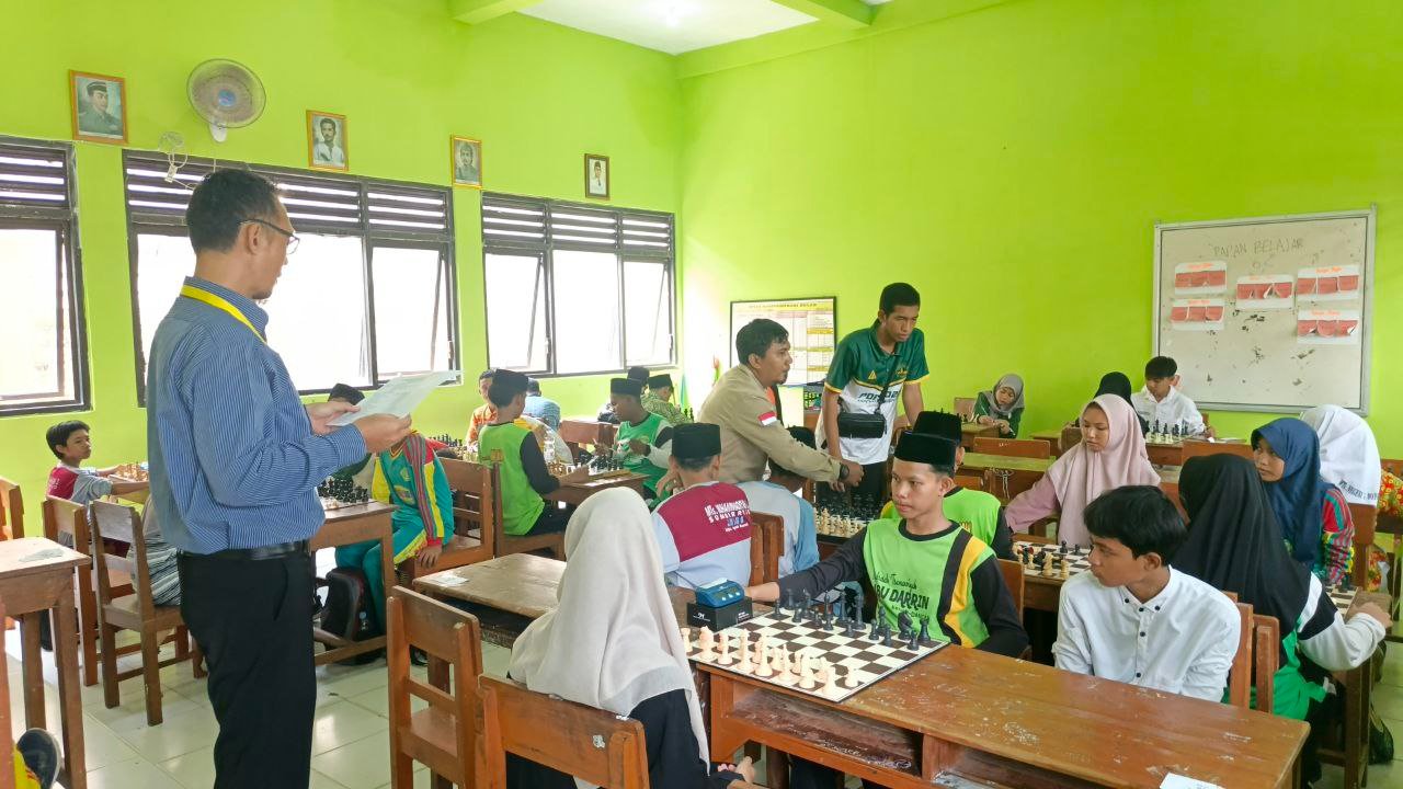 Turnamen Catur HAB ke-80 Kemenag Bojonegoro Diserbu 175 Peserta, Kepala Kemenag: Madrasah Punya Potensi Besar