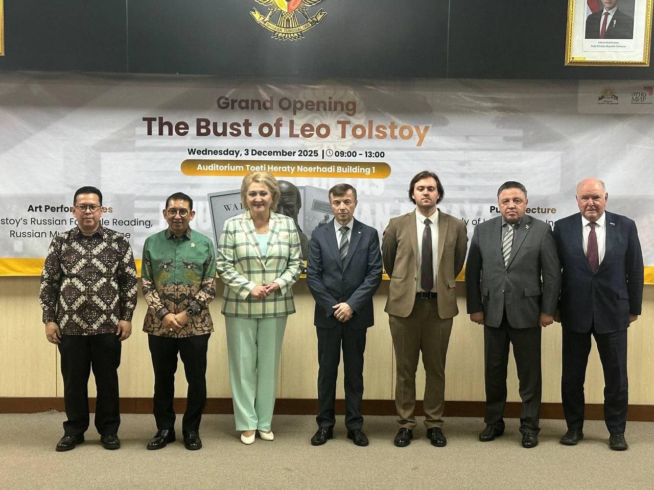 Monumen Leo Tolstoy Sambut 75 Tahun Persahabatan Indonesia–Rusia di UI