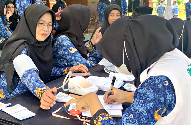 ASN Pemkab Bojonegoro Ramai-Ramai Datangi Layanan Kesehatan Gratis