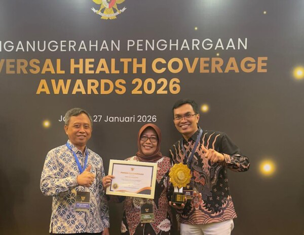 Beri Perlindungan Warga, Bojonegoro Raih Penghargaan UHC Award...