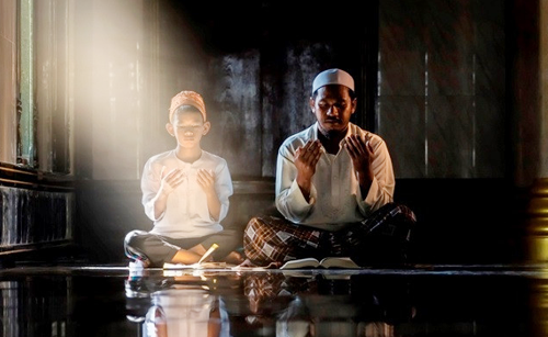 Jika Doamu Tak Segera Dikabulkan, Mungkin karena Allah Terlalu Mencintaimu