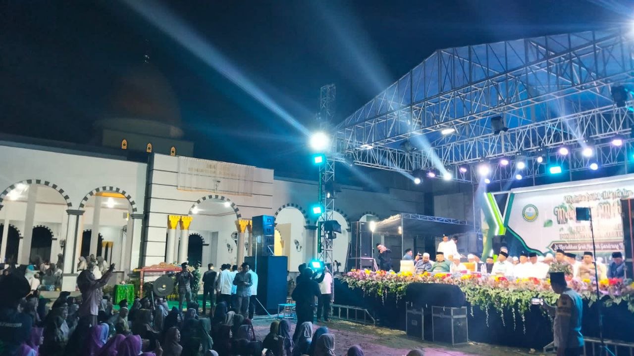 Majelis Dzikir dan Peresmian Masjid Suharti Sabilunnajah Simo Digelar di Ponpes KH Anwar Zahid