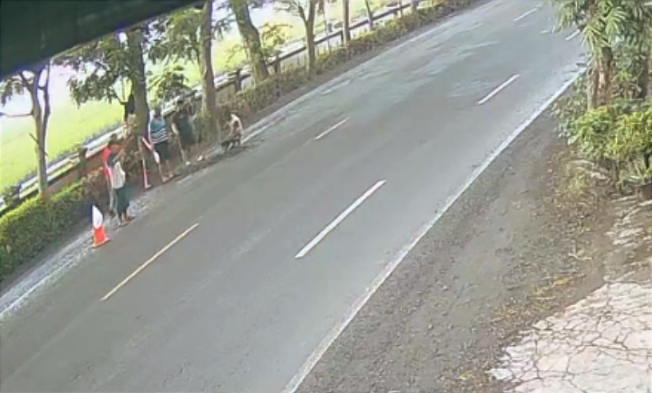 Jalan Berlubang Jalur Bojonegoro-Babat Kembali Telan Korban, Warga...