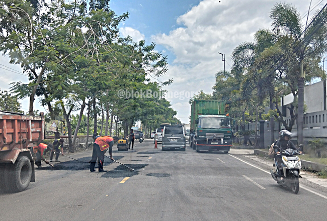 Jelang Lebaran, Jalan Rusak Ditambal, Lainnya Rusak Lagi