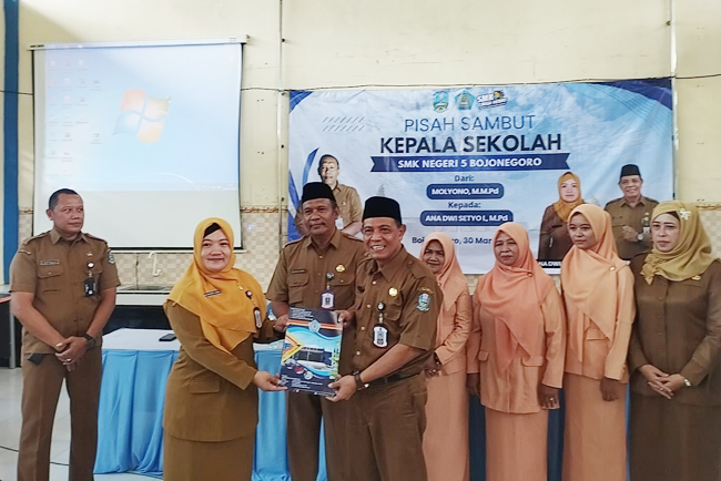 Pisah Sambut Kepala SMKN 5 Bojonegoro
