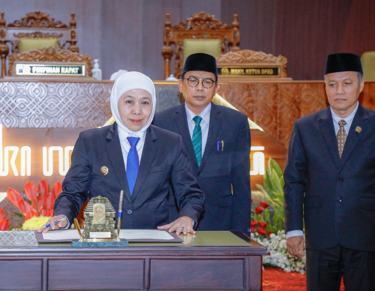 DPRD Jatim Setujui LKPJ 2025, Khofifah Tekankan Pentingnya Sinergi