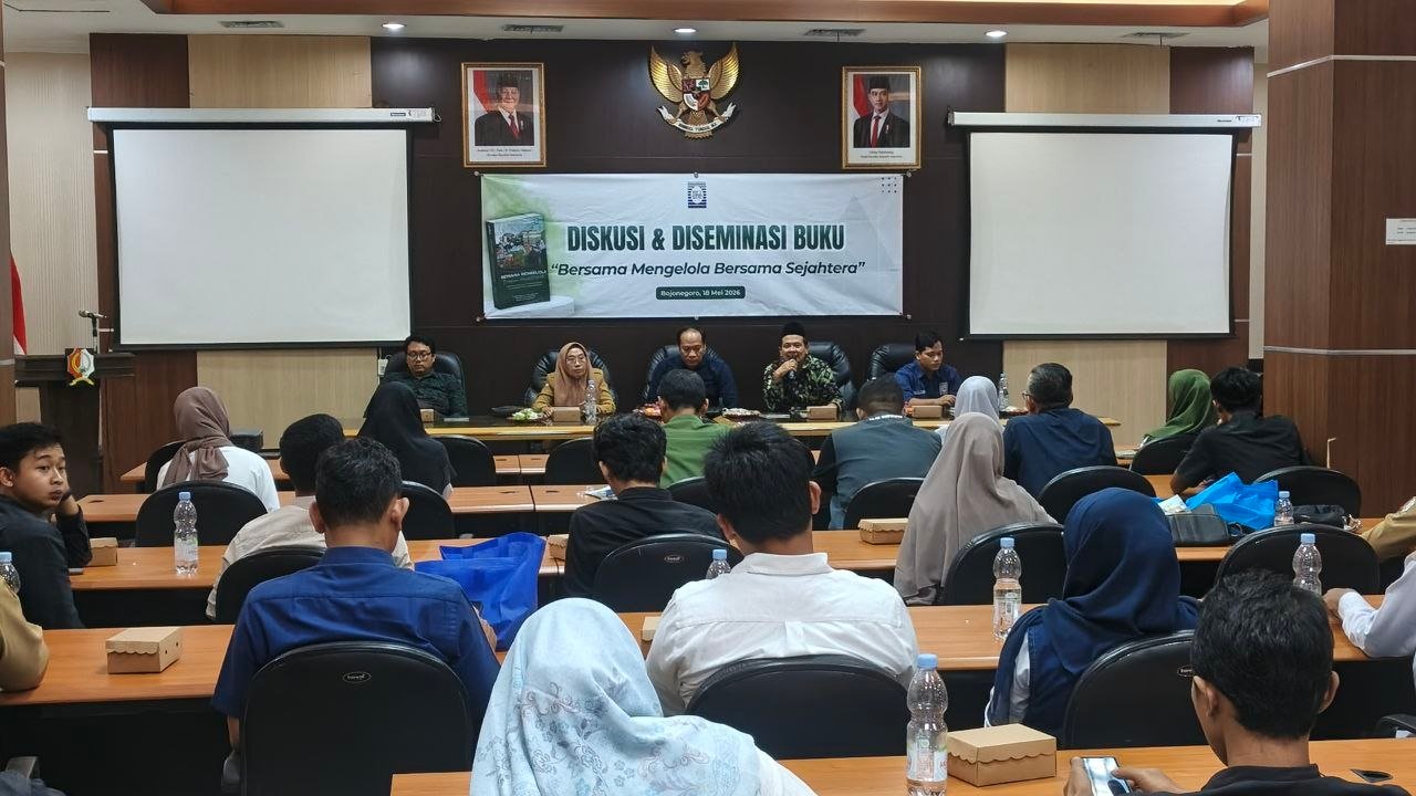 IDFoS Bukukan Perjalanan Mpok Damira, Dari Kelompok Sampah...