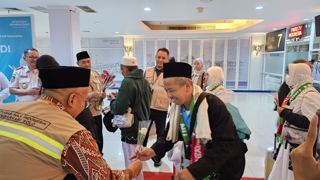 Larangan Bawa Zamzam di Koper, 75 Kloter Telah...