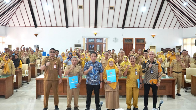 113 PNS Pemkab Bojonegoro Terima SK Pensiun