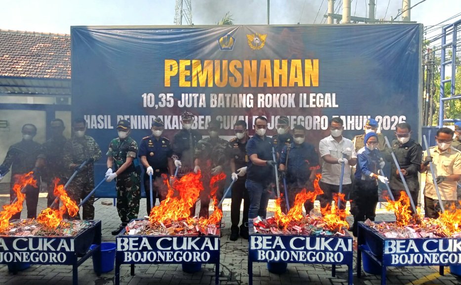 Bea Cukai Bojonegoro Musnahkan 10,3 Juta Batang Rokok Ilegal