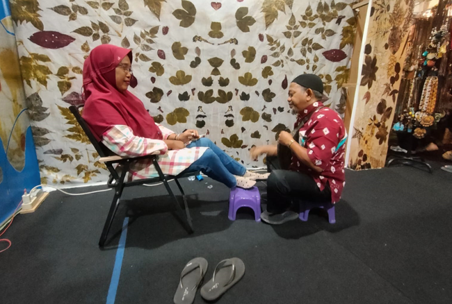 Pijat Tunanetra di Stand PDKB Bojonegoro Wastra Batik...