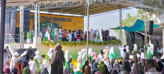 Ribuan Jemaah Muslimat dan Fatayat NU Kanor, Gelar...