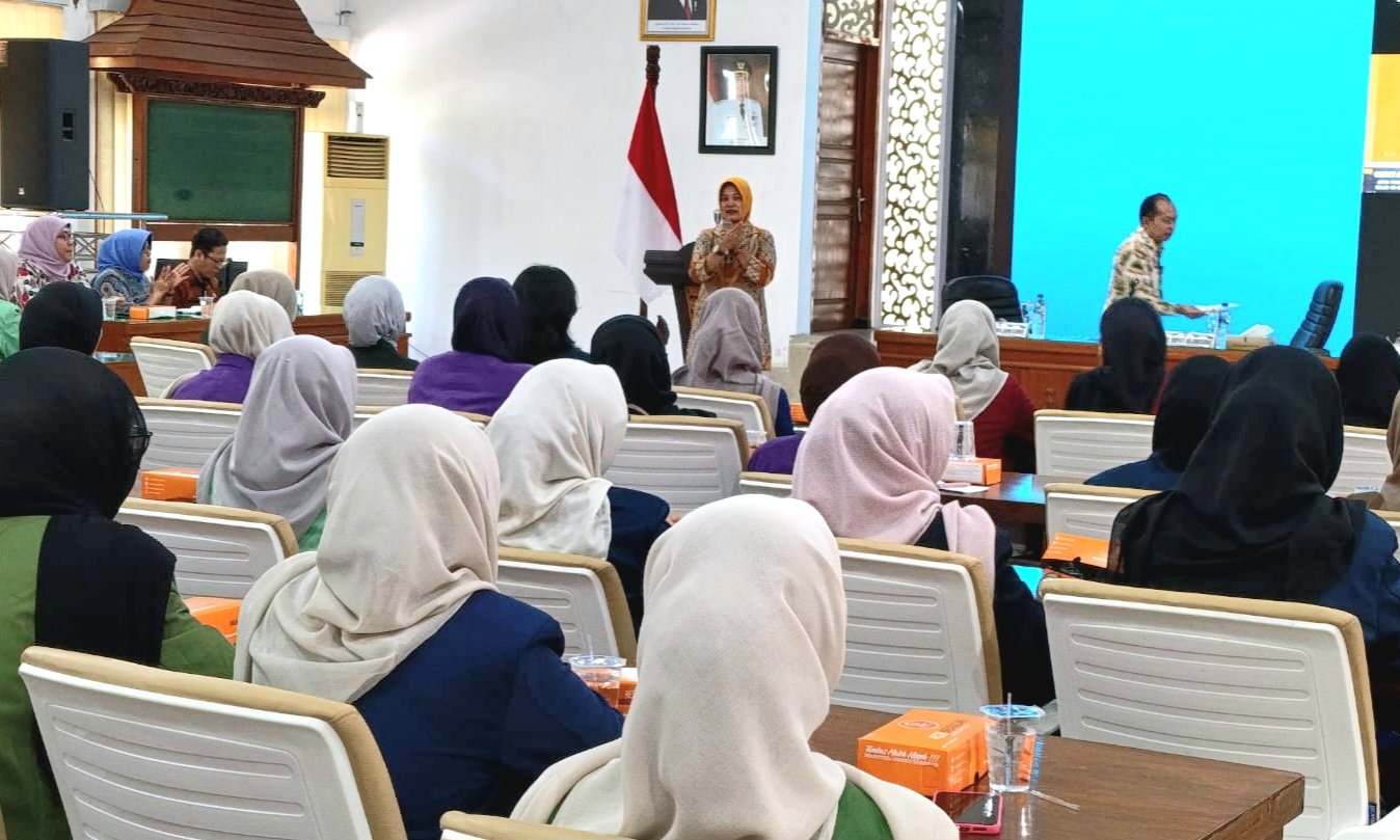 Wabup Nurul Bina Ratusan Mahasiswa Penerima Beasiswa Pemkab...