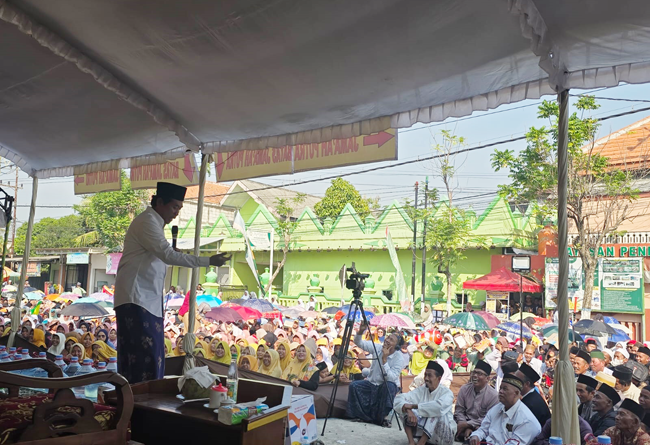 Rutinan MATABASAH Bersama KH. Anwar Zahid Dipenuhi Pengunjung