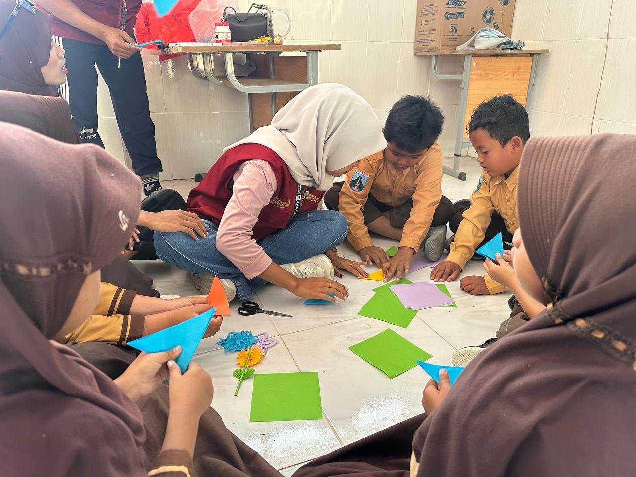 Mahasiswa Kelompok KKNTK 14 UNIGORO Hadirkan Pojok Literasi...